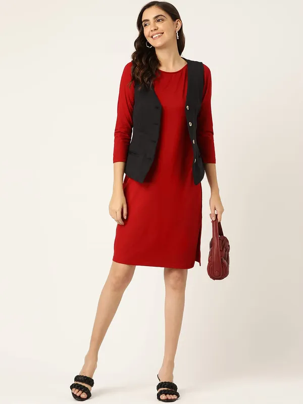 BRINNS_Women_Solid_Sleeveless_Tailored_Jacket