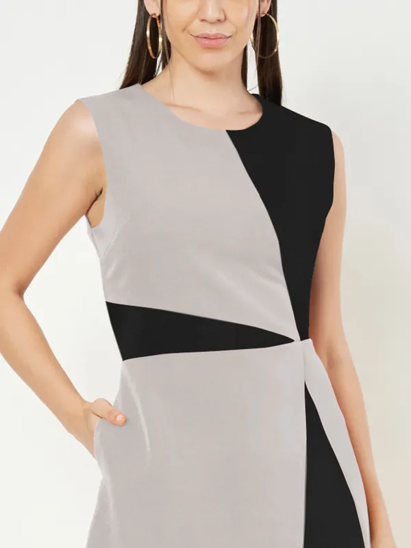 BRINNS_Women_Colourblocked_A-Line_Dress