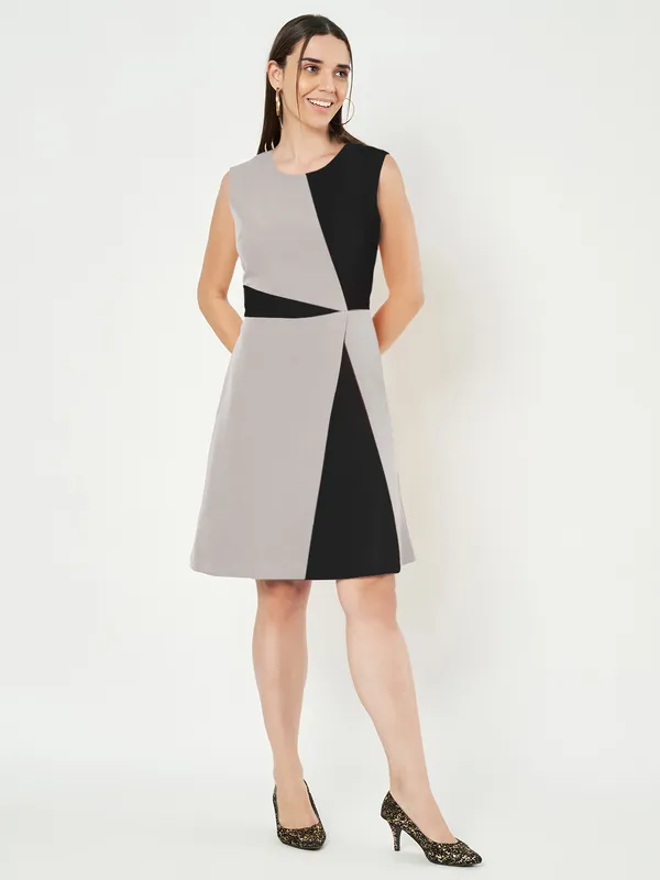 BRINNS_Women_Colourblocked_A-Line_Dress
