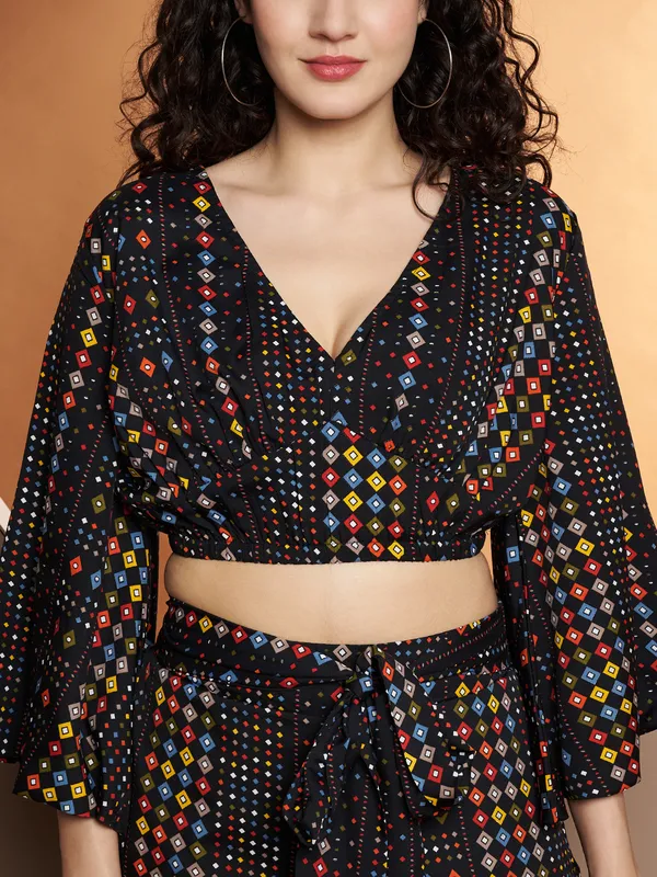 BRINNS_Printed_V-Neck_Top_With_Palazzo