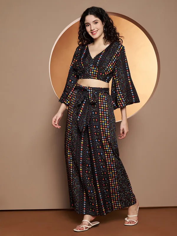 BRINNS_Printed_V-Neck_Top_With_Palazzo