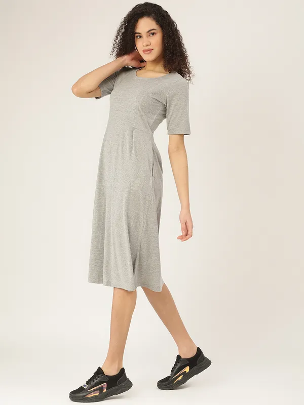 BRINNS_Women_Solid_Plus_Size_Cotton_A-Line_Midi_Dress