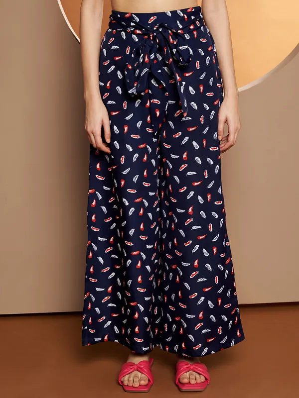 BRINNS_Printed_V-Neck_Top_With_Palazzo