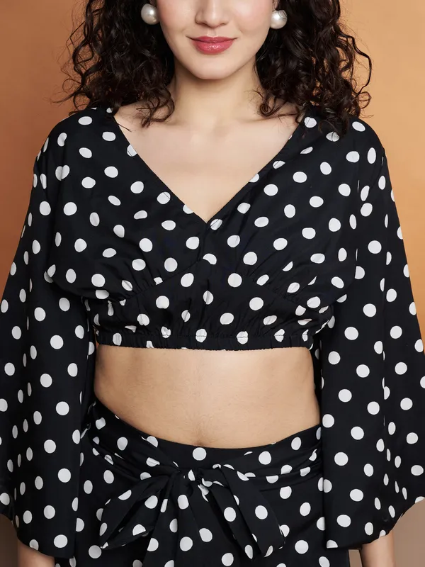 BRINNS_Printed_V-Neck_Top_With_Palazzo