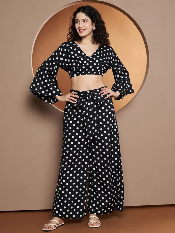 BRINNS_Printed_V-Neck_Top_With_Palazzo