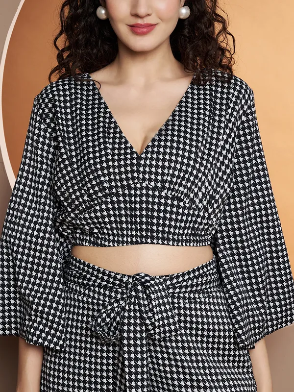 BRINNS_Printed_V-Neck_Top_With_Palazzo