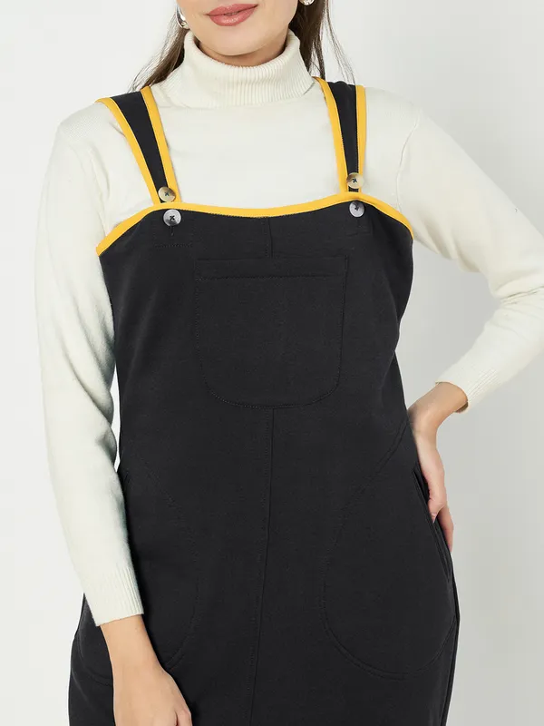 Shoulder_Straps_Dungarees