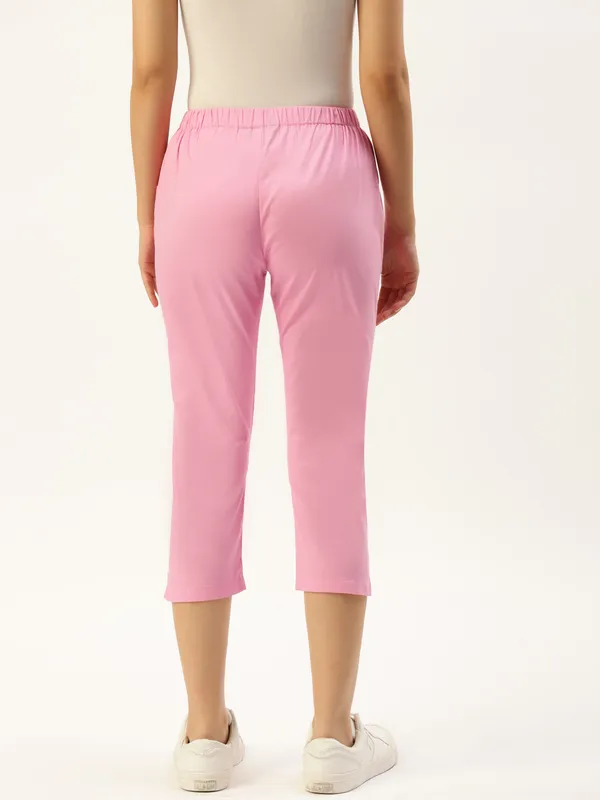 BRINNS_Women_Magenta_Solid_Capris