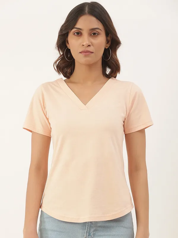 V-Neck_T-shirt
