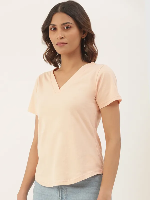 V-Neck_T-shirt