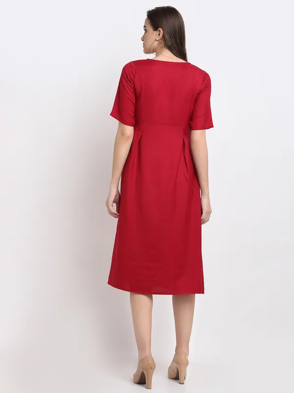 Maroon_Rayon_Solid_Dresses