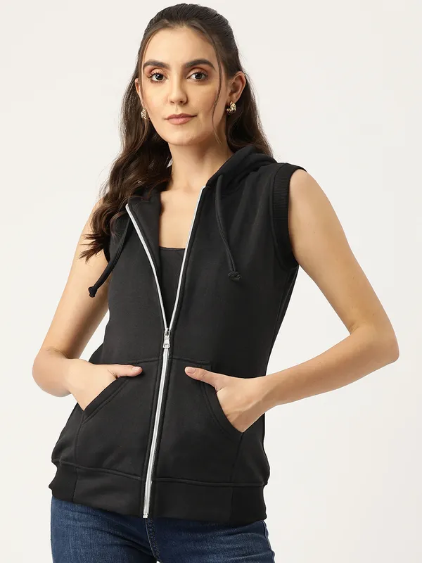 Hooded_Sleeveless_Sweat-shirt