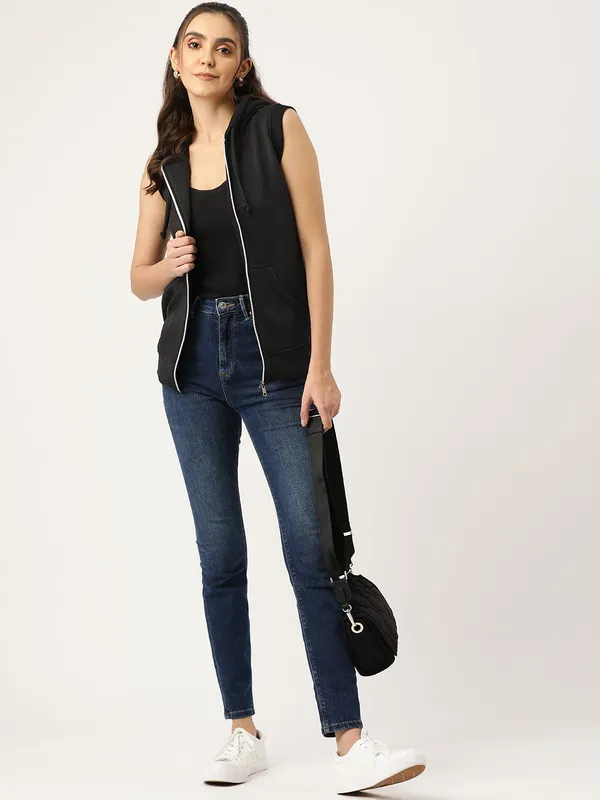 Hooded_Sleeveless_Sweat-shirt