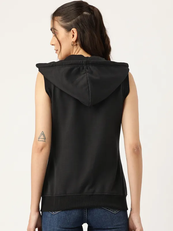 Hooded_Sleeveless_Sweat-shirt