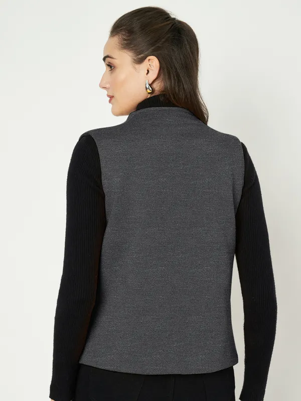 Woven_V-Neck_Casual_Waistcoat
