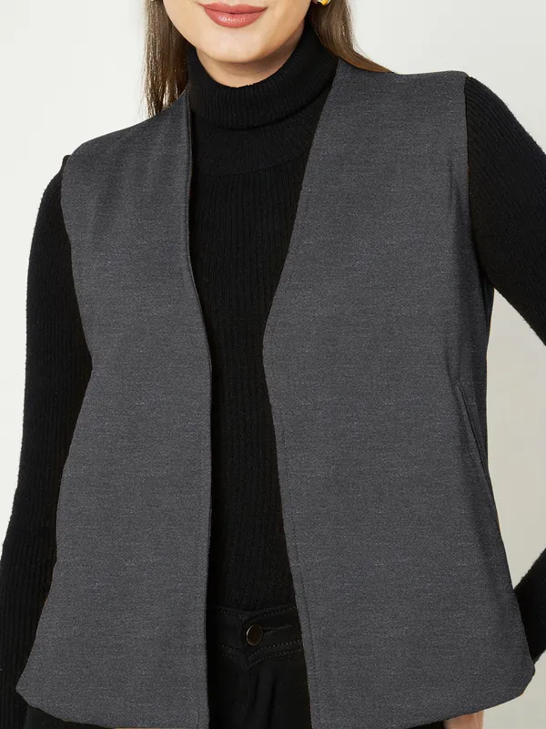 Woven_V-Neck_Casual_Waistcoat