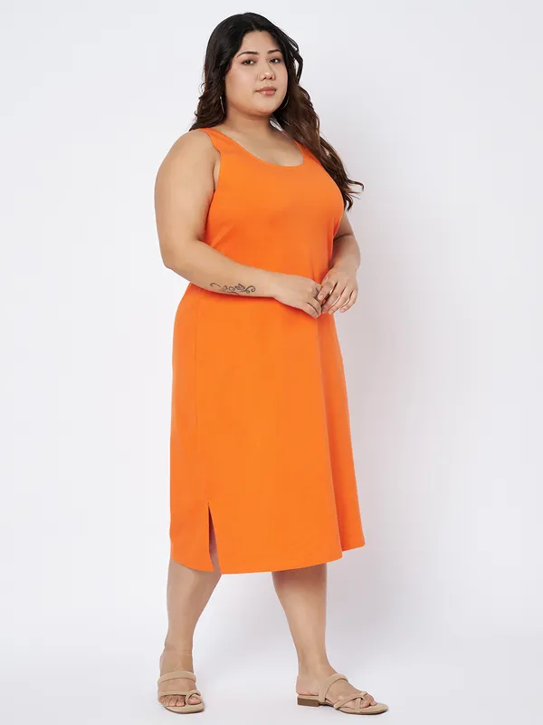 BRINNS_Round_Neck_A-Line_Midi_Dress