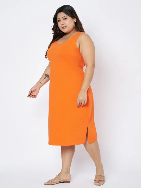 BRINNS_Round_Neck_A-Line_Midi_Dress