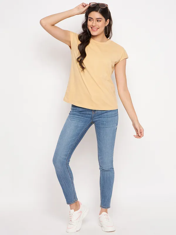 Round_Neck_Extended_Sleeves_T-shirt