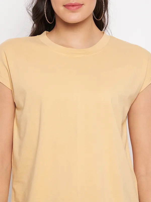 Round_Neck_Extended_Sleeves_T-shirt
