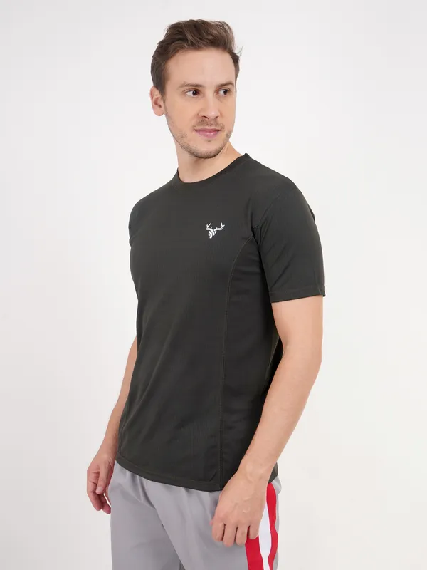 Black_Crew_Neck_Sports_T_Shirt_with_Deer_Logo_For_Men