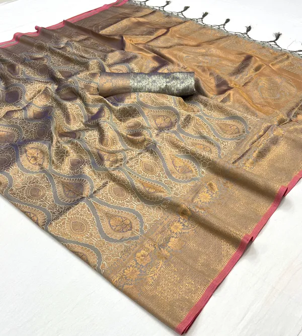 Elegant_Gold_Handloom_Weaving_Silk_Saree_–_Premium_Traditional_Collection