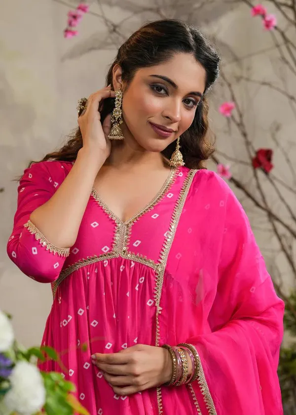 Elegant_Pink_Muslin_Silk_Kurti_Set_with_Organza_Dupatta_???_Embroidered_|_Stitched