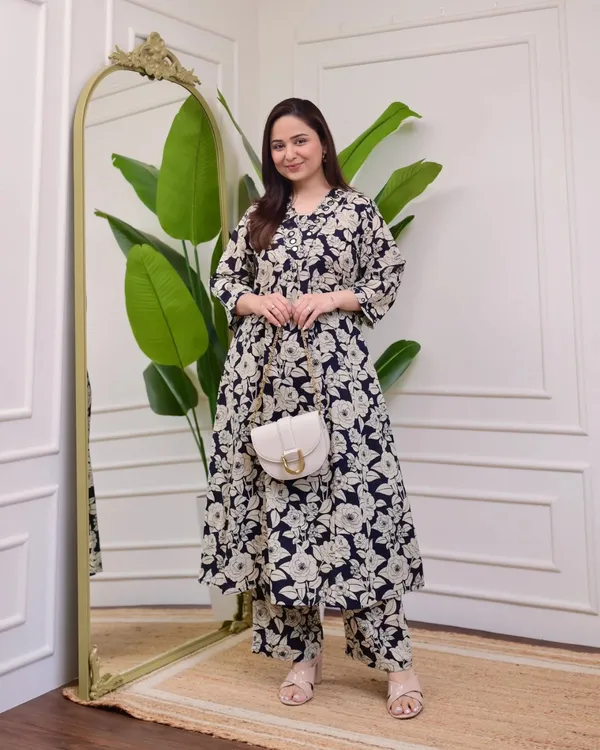 Black_&_Skin_Cotton_Blend_V_Neck_Calf_Length_Floral_Print_Kurti_&_Pyjama_For_Women
