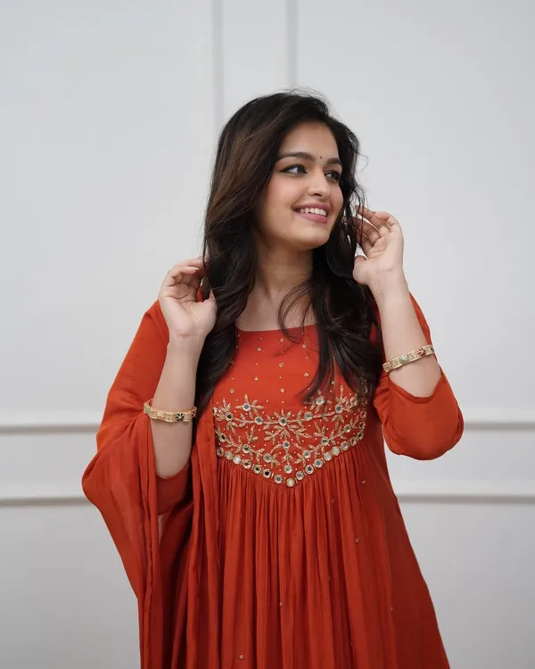 Classy__kurti,_pan,t_duppata__set_with_embroidery_work