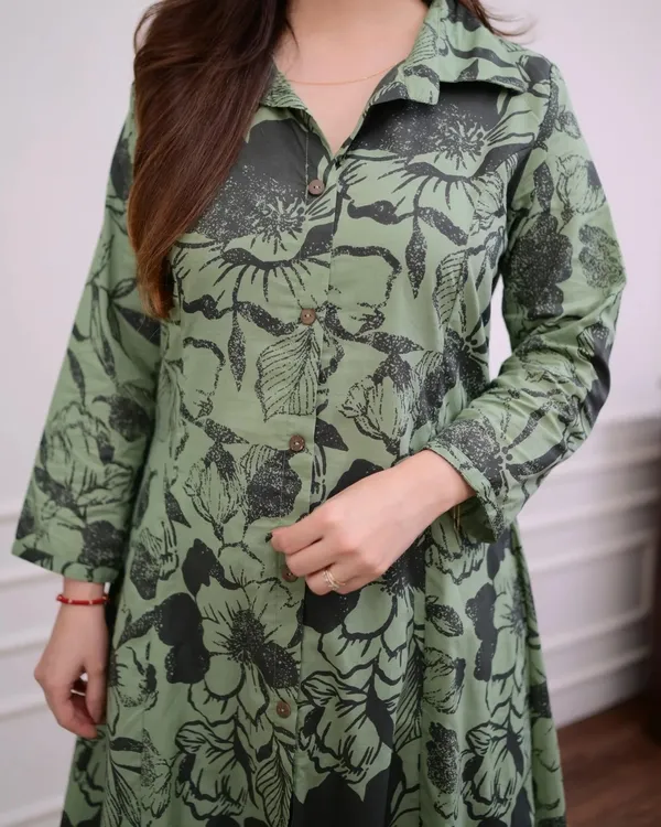 Dark_Green_Cotton_Blend_V_Neck_Calf_Length_Floral_Print_Kurti_&_Pyjama_For_Women