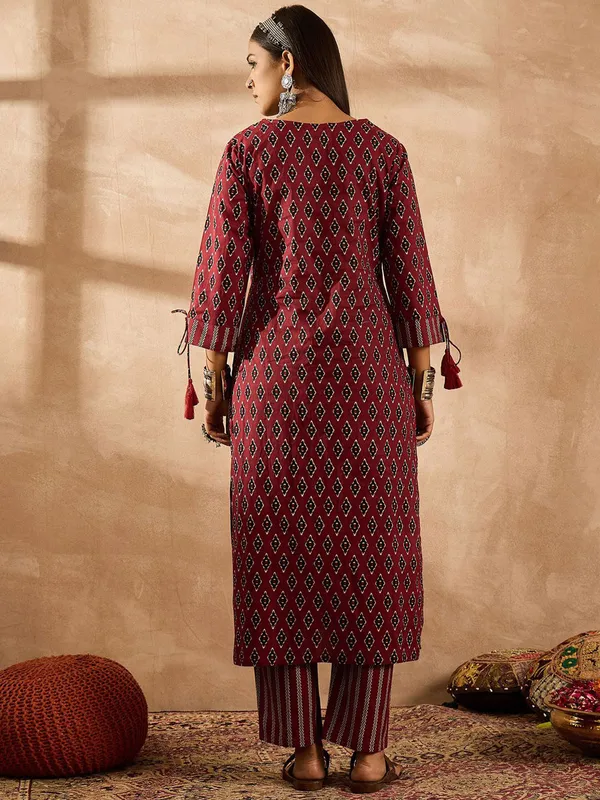 Dark_Maroon_Cotton__Printed_Kurti_&_Pyjama_For_Women