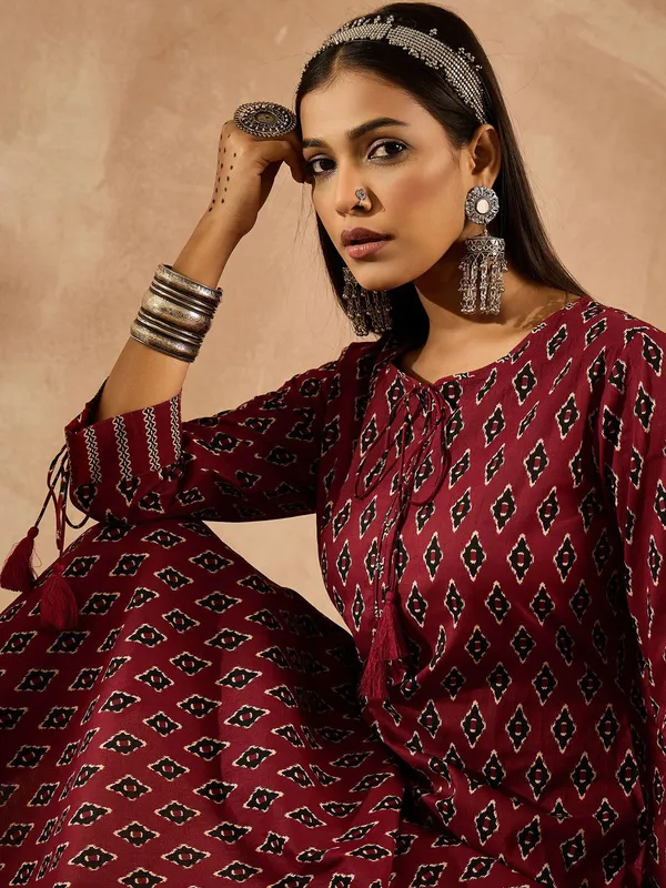 Dark_Maroon_Cotton__Printed_Kurti_&_Pyjama_For_Women