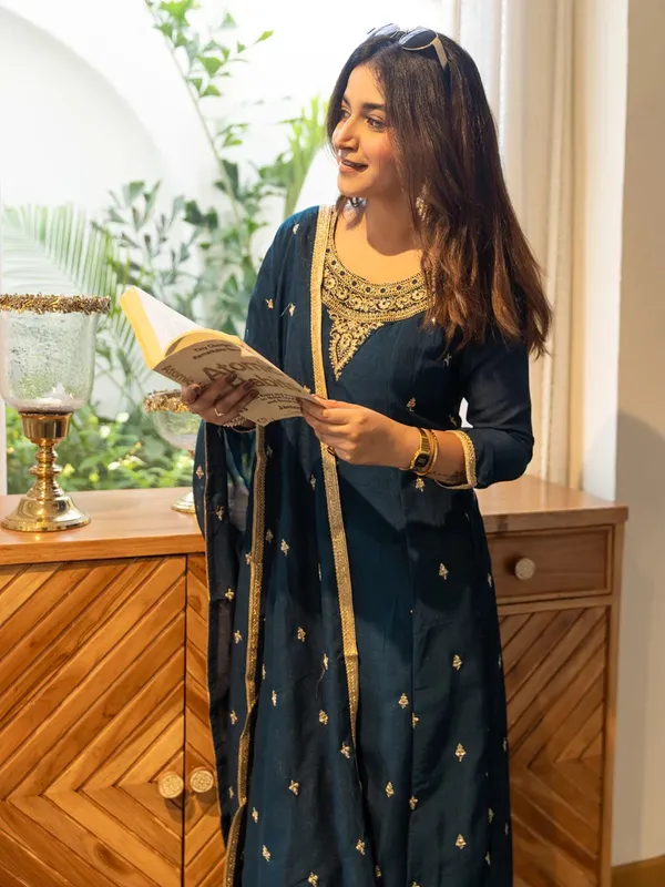 Elegant_Ready_to_Wear_Anarkali_Kurta_Set_in_Soft_Silk_Blend