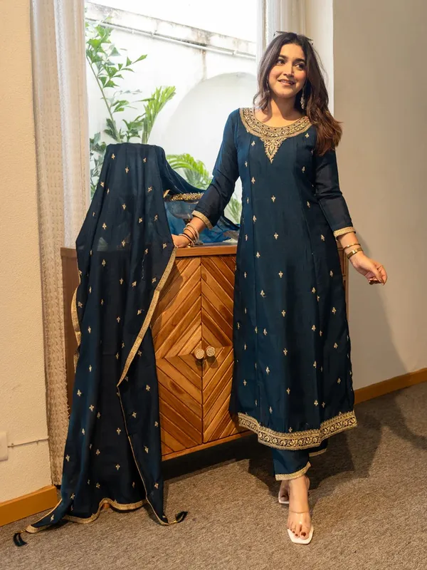 Elegant_Ready_to_Wear_Anarkali_Kurta_Set_in_Soft_Silk_Blend