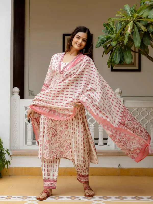 Jaipuri_Pink_Cotton_Printed_Kurti_Pant_Dupatta_with_hand_work_Set