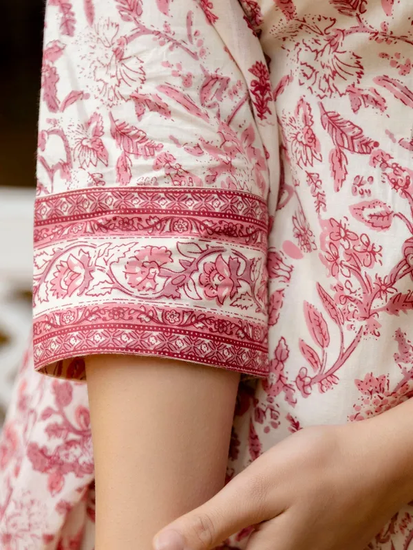 Jaipuri_Pink_Cotton_Printed_Kurti_Pant_Dupatta_with_hand_work_Set