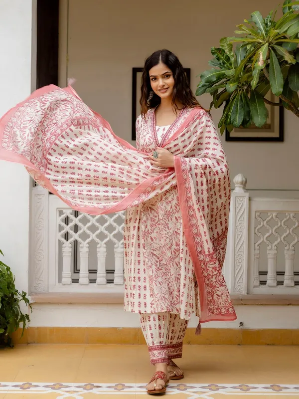 Jaipuri_Pink_Cotton_Printed_Kurti_Pant_Dupatta_with_hand_work_Set