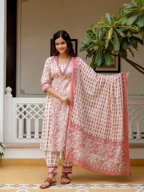 Jaipuri_Pink_Cotton_Printed_Kurti_Pant_Dupatta_with_hand_work_Set