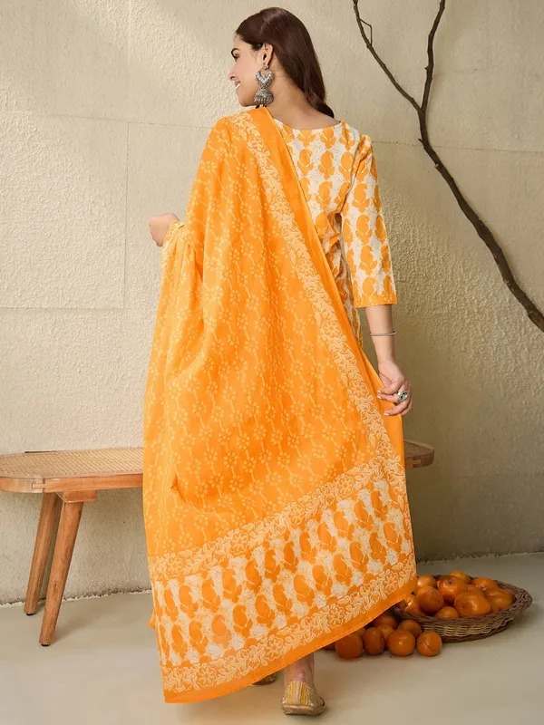 Jaipuri_Yellow_Cotton_Printed_Kurti_Pant_Dupatta_Set