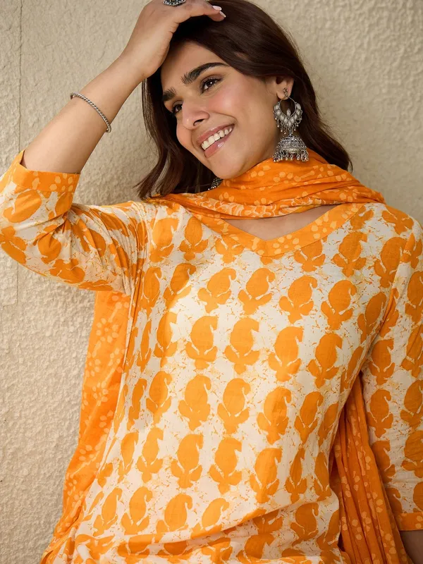 Jaipuri_Yellow_Cotton_Printed_Kurti_Pant_Dupatta_Set