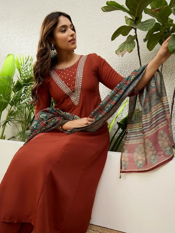 Jio_Cotton_Anarkali_Kurta_Pant_Set_with_Muslin_Printed_Dupatta