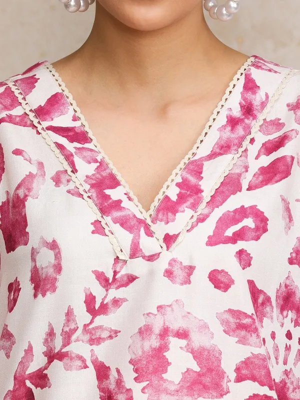 Rayon_Printed_Pink_Stylish_Straight_Kurti