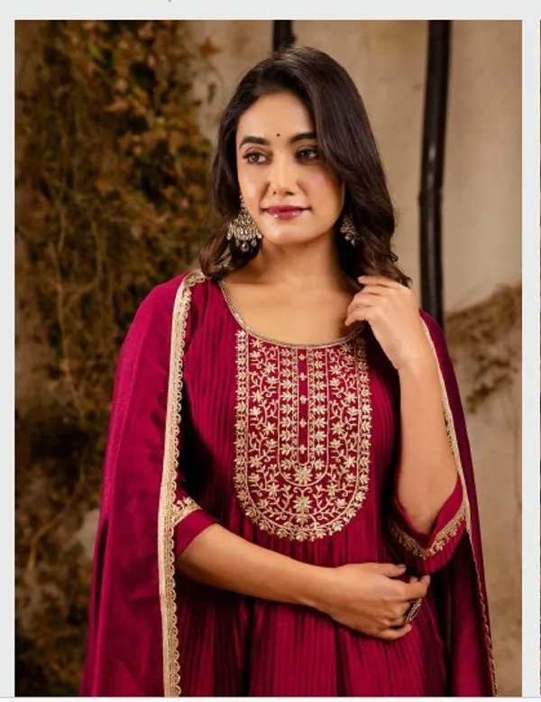 Women_silk_blend_Kurta__Sets_Pant_and__dupatta
