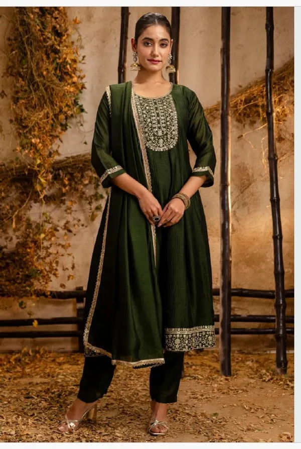 Women_silk_blend_Kurta__Sets_Pant_and__dupatta