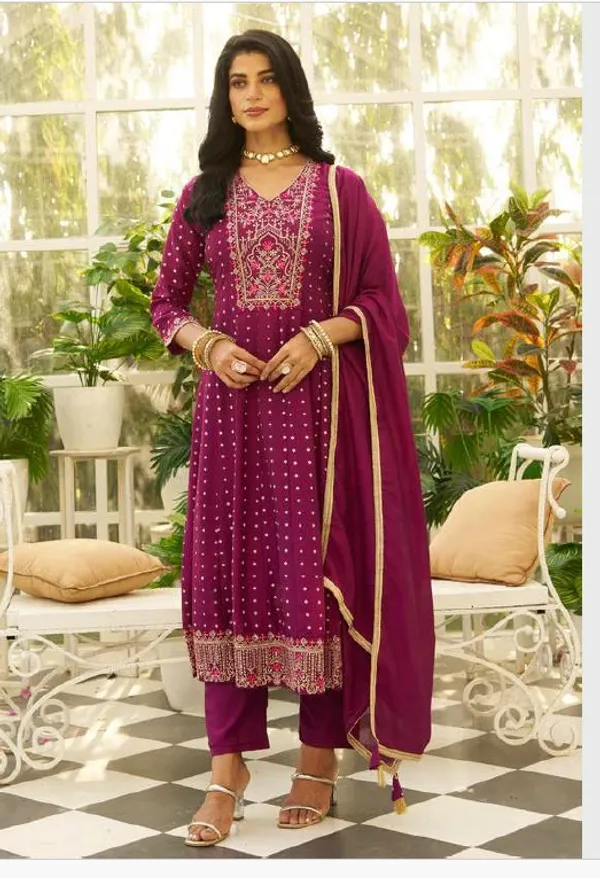 Women’s_silk_blend_Kurta__Sets_Pant_and__dupatta_With_four_side_lace