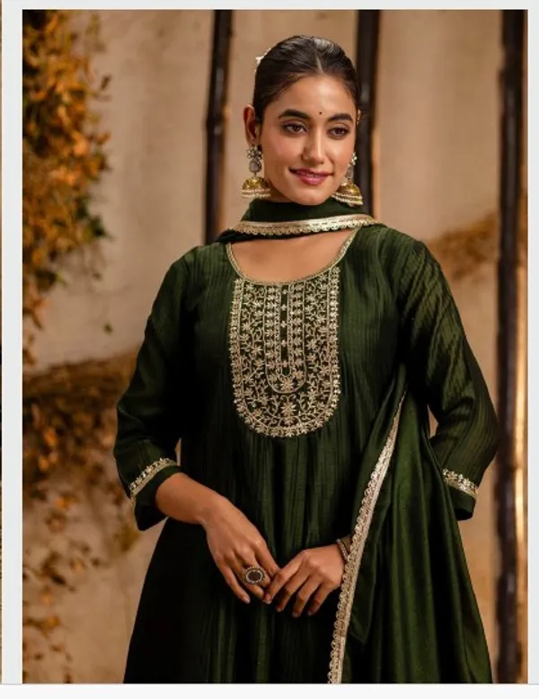 Women_silk_blend_Kurta__Sets_Pant_and__dupatta