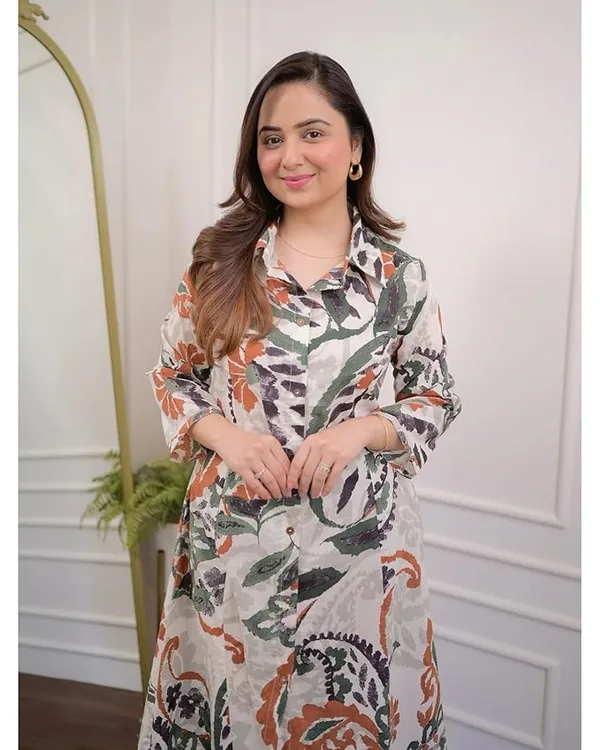 Multicolor_Cotton_Blend_V_Neck_Calf_Length_Floral_Print_Kurti_&_Pyjama_For_Women