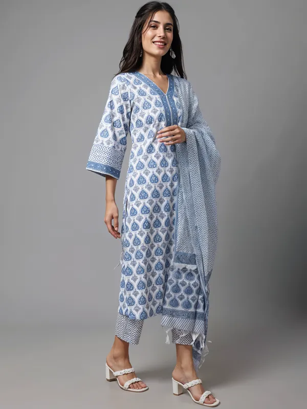 Blue_3_Pc_V_neck_Sleeve_Short_Pant_With_Dupatta_Long_Kurta_Set_With_Dupatta__Push_Premium_For_Women