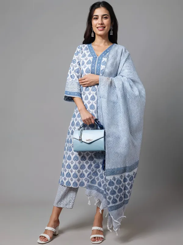 Blue_3_Pc_V_neck_Sleeve_Short_Pant_With_Dupatta_Long_Kurta_Set_With_Dupatta__Push_Premium_For_Women