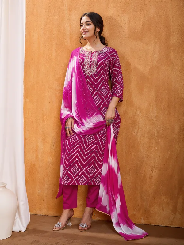 Pink_3_Pc_Traditional_Bandhani_Kurta_Pant_With_Dupatta_Set_Push_Premium_For_Women